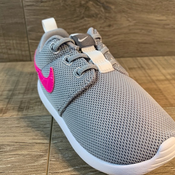 Nike Roshe One Toddler Shoes Hyper Pink Wolf Grey - Picture 6 of 6